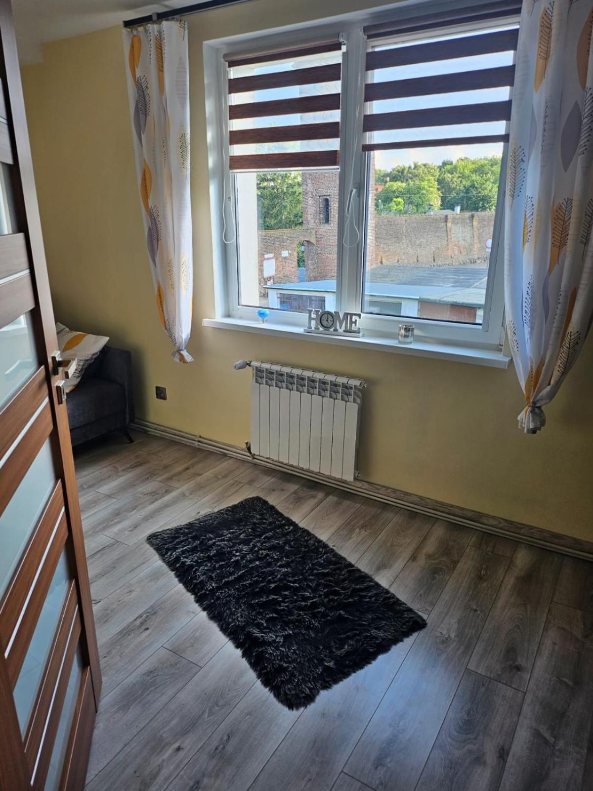 شقة Apartament Baszta Kaszana Trzebiatow nad Rega المظهر الخارجي الصورة